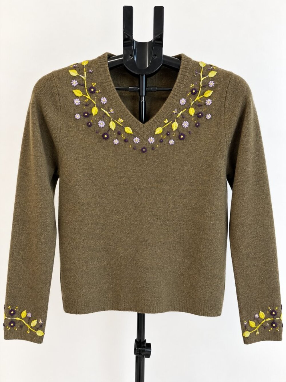 Ann Taylor Vintage Brown Floral Embroidered V-Neck Sweater
